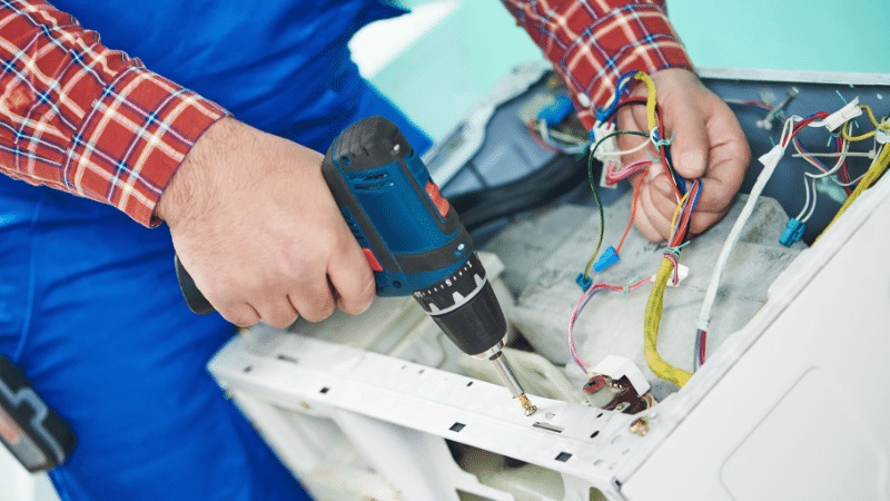 Başiskele Mitsubishi Mitsubishi çamaşır makinesi kart tamiri – Su almama arızası orijinal parça ile giderildi. - Teknik servis örneği